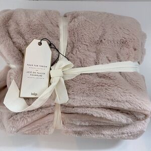 Indigo Plush Faux Fur Throw Blanket - Dusty Rose Pink  NEW